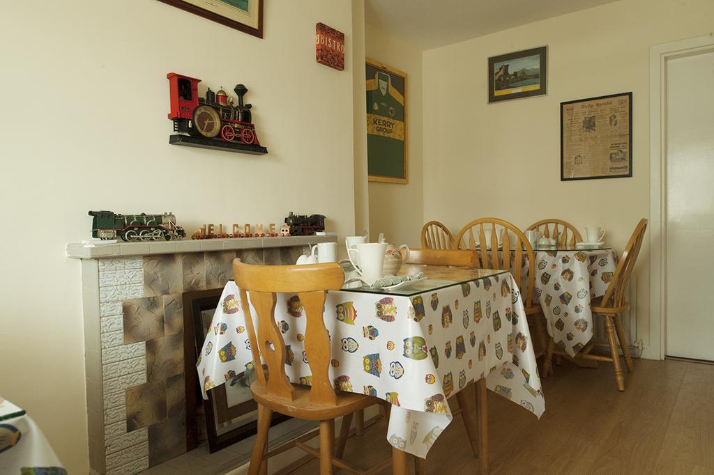 Railway Lodge Guest House Кілларні Екстер'єр фото